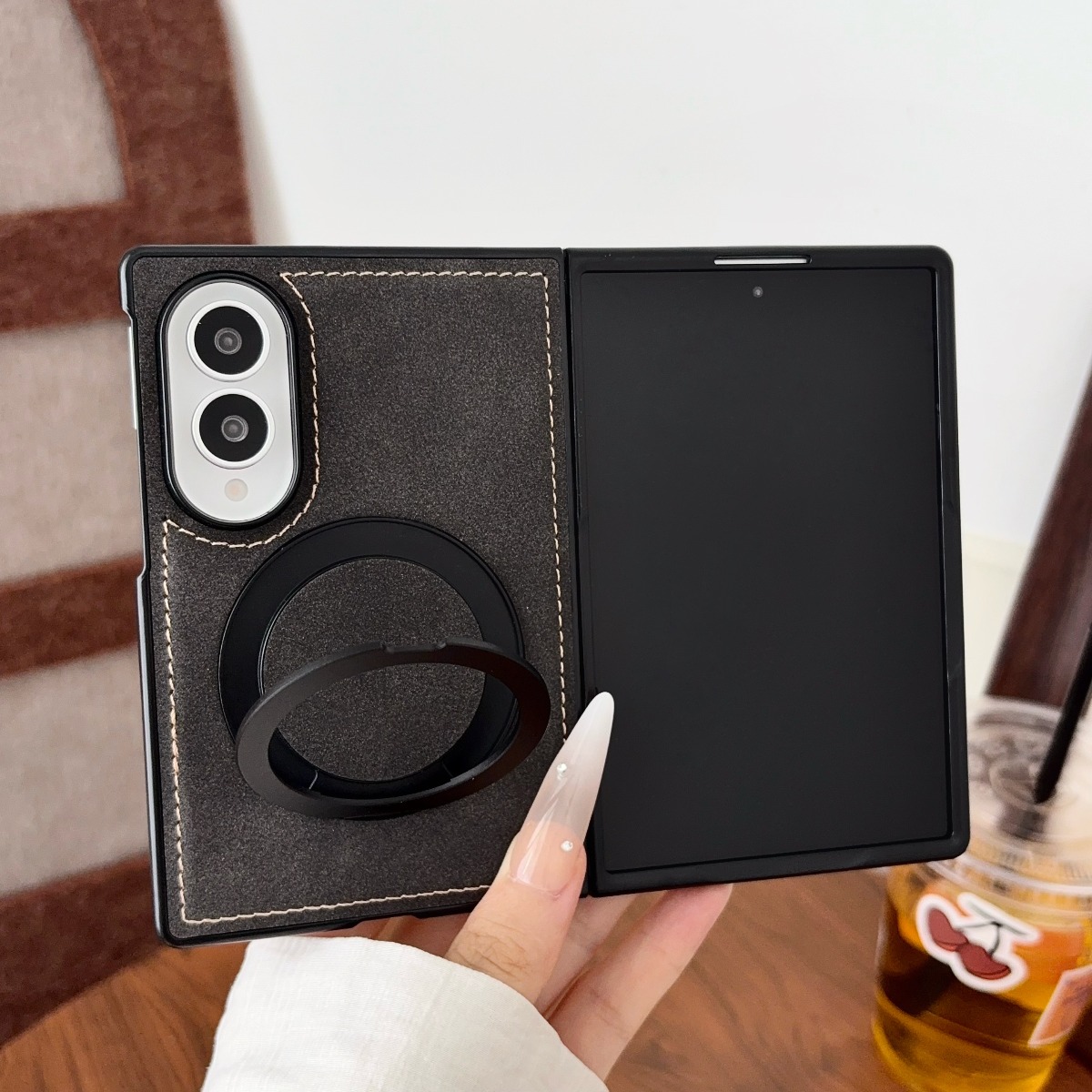 Magnetic Charging Stand - Casing Ponsel Kulit Domba Mewah untuk